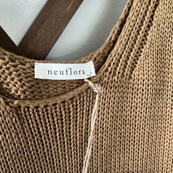 Neuflora Abbey top NWT - Picture 7 of 10